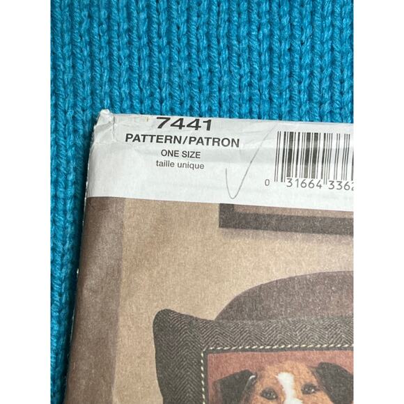 Vogue Pattern 7441 Dog Throw pillows - Picture 2 of 9